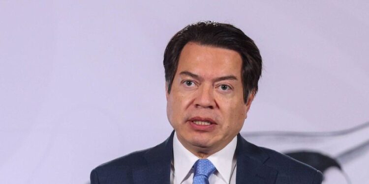Confirma Mario Delgado nuevas plazas para profesores de la CNTE