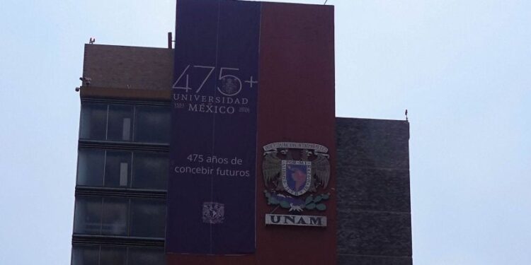 Estudiantes aceptados en la UNAM se rebelan: Inician amparos contra el examen de control