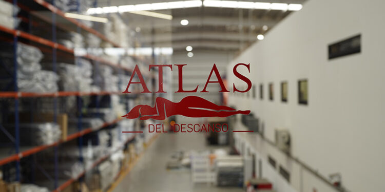 Atlas del Descanso cumple 80 años y proyecta crecer hasta 15% en 2026