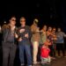 Entre guitarras y llaves, la lucha libre toma el escenario