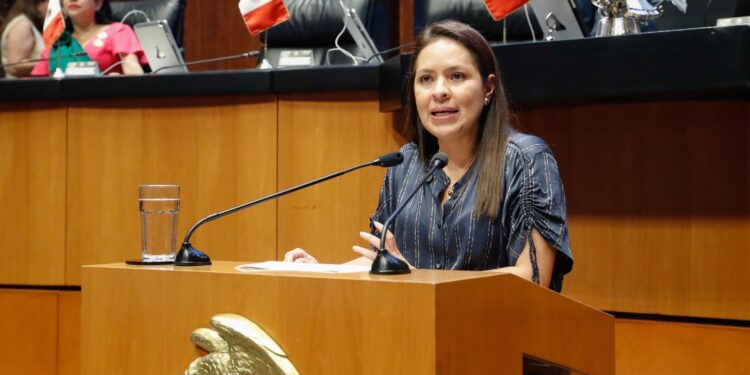 Pide Karen Castrejón reforzar coordinación con Estados Unidos para proteger al lobo mexicano