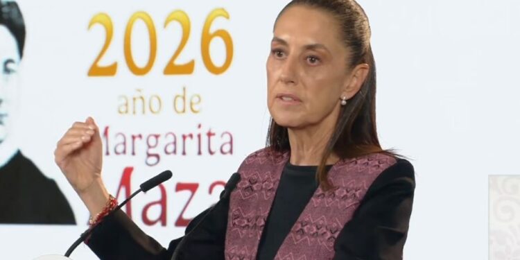 Sheinbaum niega abucheos en su contra durante evento en Colima y afirma que gritos de «fuera» eran para manifestantes