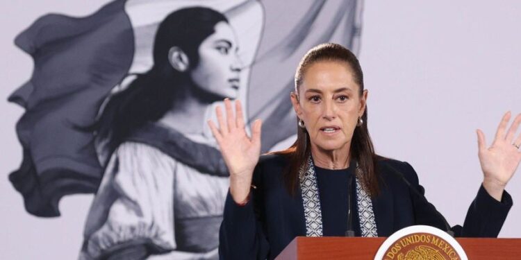 Pide Sheinbaum estar en alerta por lluvias intensas durante 72 horas en costas de Guerrero, Michoacán y Jalisco