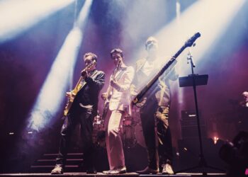 Fobia hizo vibrar al Palacio de los Deportes con canciones que no envejecen