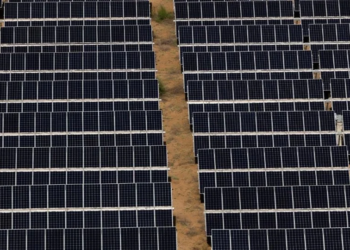 China busca que en la cumbre de la COP31 se aborden los aranceles contra su tecnología limpia