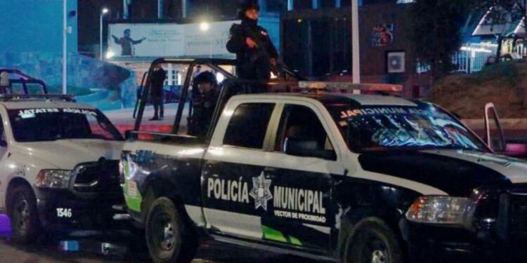 Ataque armado contra un automóvil de la fiscalía de Puebla deja herido a un servidor público