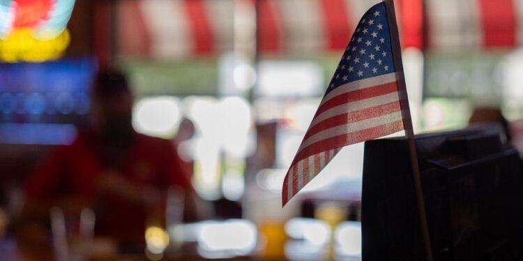 Despiden a casi mil 400 trabajadores de una fábrica en Ohio tres días antes del mitin de Trump