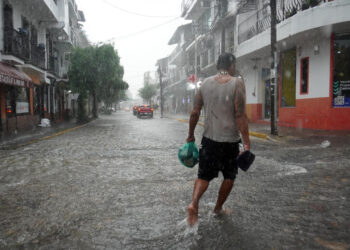 Huracán ‘Trudy’ reforzará lluvias en Guerrero y Oaxaca; ‘Simon’ ya no genera efectos en México