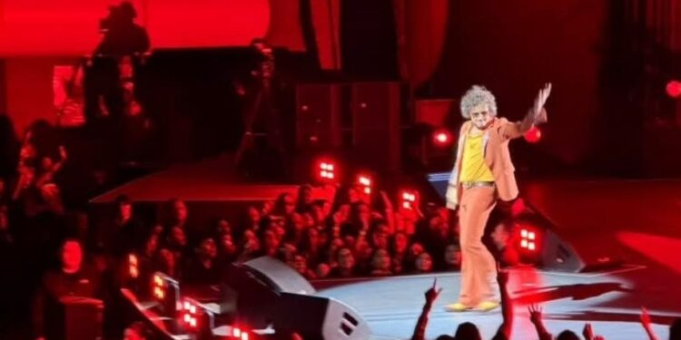 Diez años después, Bunbury vuelve a casa: el Auditorio Nacional lo recibe con los brazos abiertos