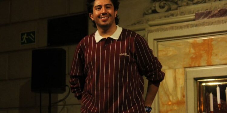 Daniel Sosa convierte Cosa Seria en una noche de stand up